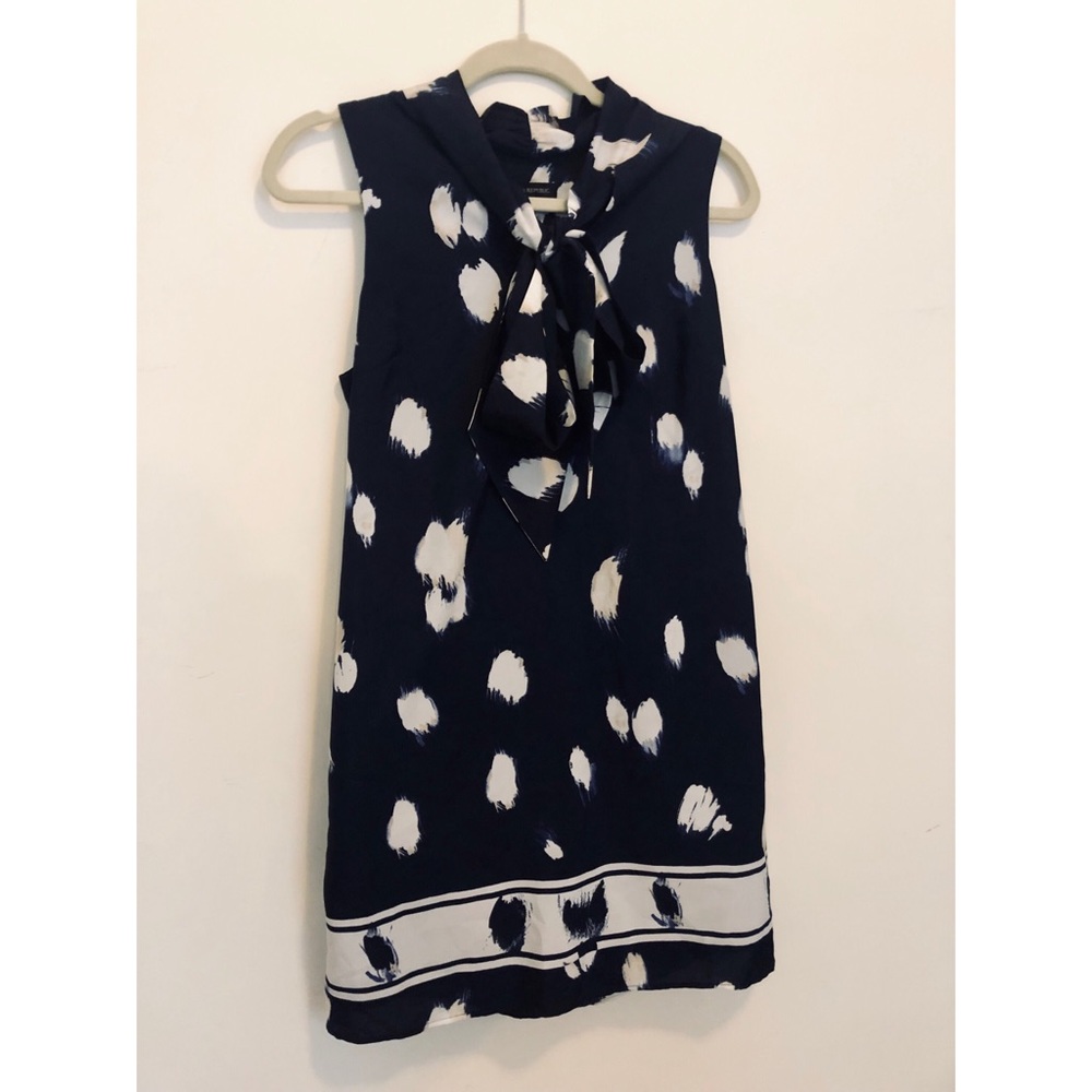 Banana republic Navy patter sleeveless shift dress